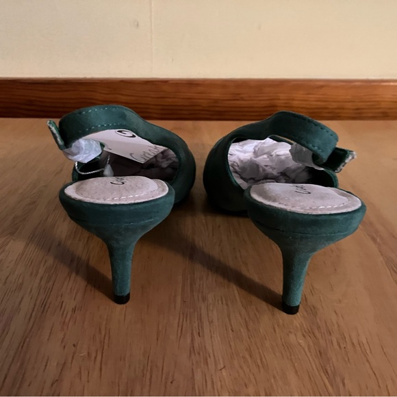 New Women’s heels, pumps, slingback shoes. Greatonu brand. Green faux suede. - Picture 7 of 11